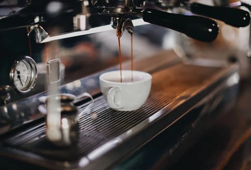Vaardigheid Aas Huh Espresso maken: zo doe je dat | Douwe Egberts Zakelijk